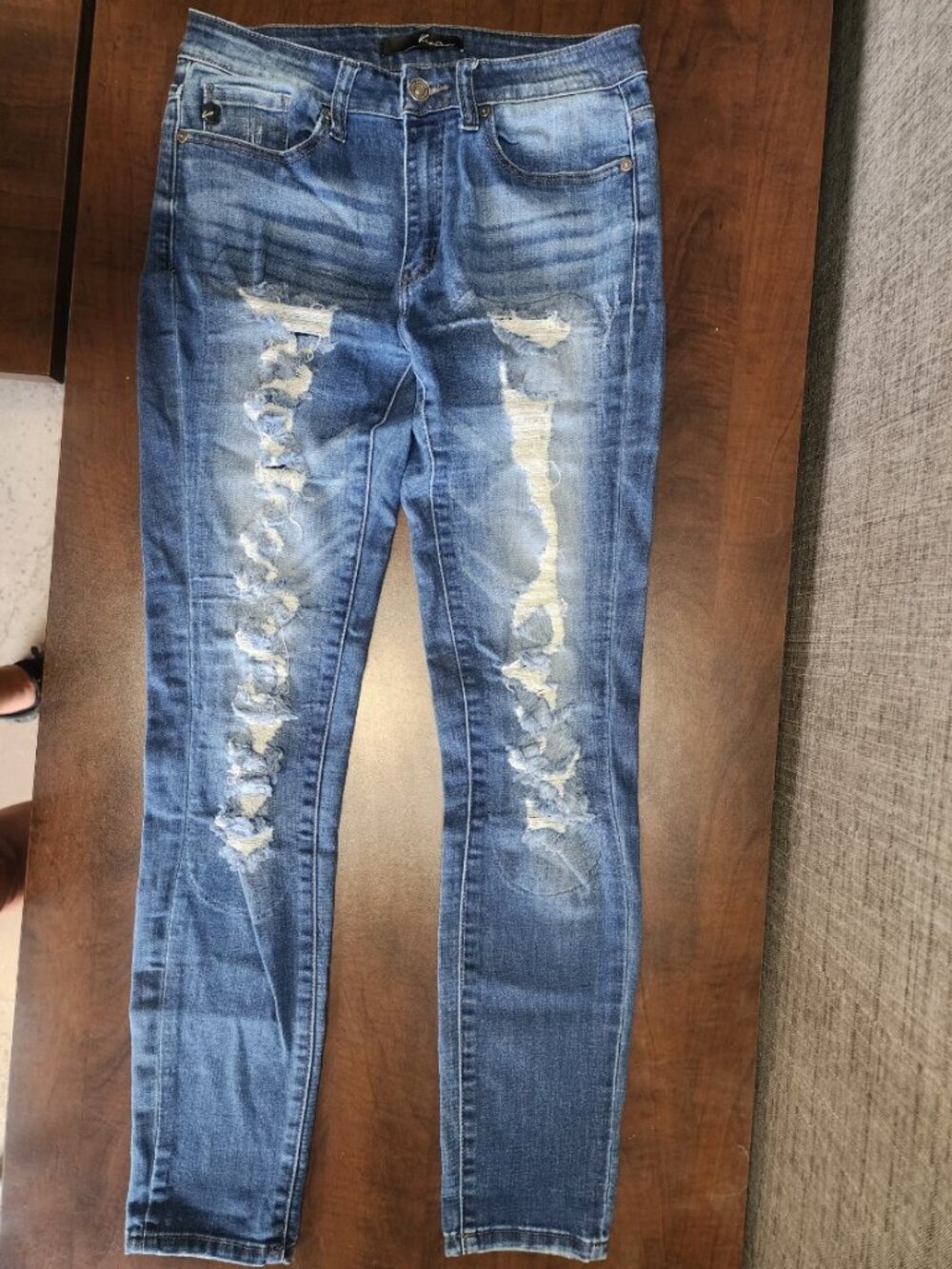 Size 9 Distressed KanCan Skinny Jeans